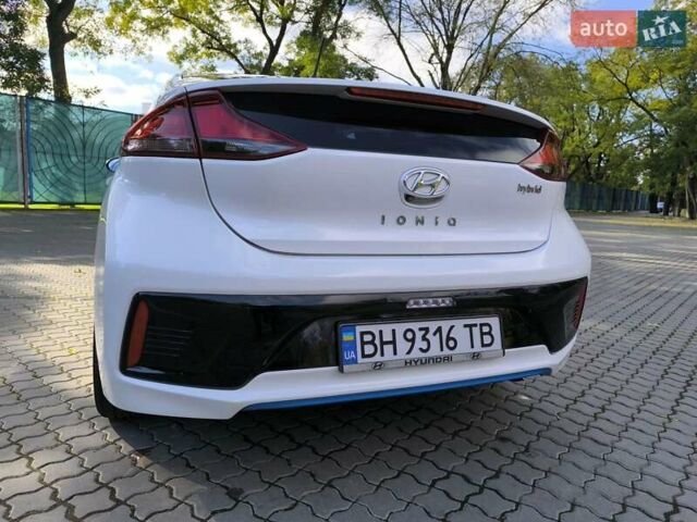 Хендай Ioniq 2017 в Одессе на Automoto.ua Белый Хендай Ioniq, объемом двигателя 1.6 л и пробегом 92 тыс. км за 12888 $, фото 41 на Automoto.ua