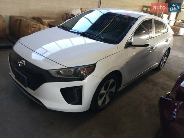 Білий Хендай Ioniq, об'ємом двигуна 0 л та пробігом 200 тис. км за 11500 $, фото 20 на Automoto.ua