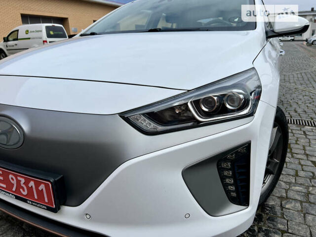 Білий Хендай Ioniq, об'ємом двигуна 0 л та пробігом 80 тис. км за 14800 $, фото 11 на Automoto.ua