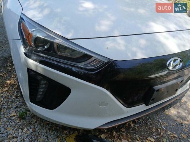 Білий Хендай Ioniq, об'ємом двигуна 0 л та пробігом 200 тис. км за 11500 $, фото 6 на Automoto.ua