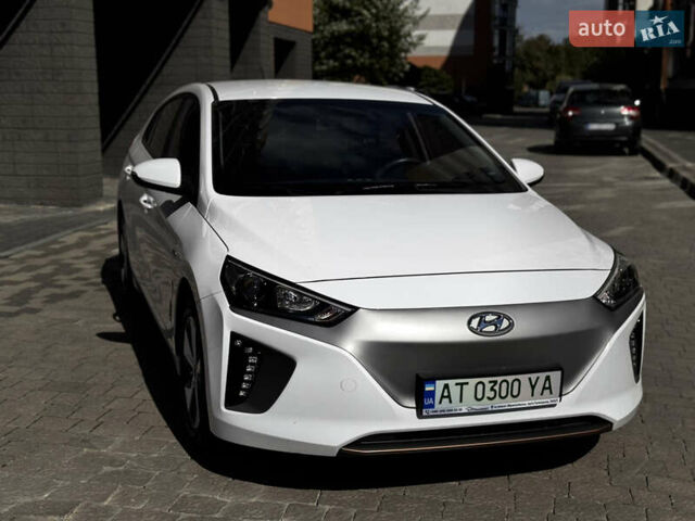 Белый Хендай Ioniq, объемом двигателя 0 л и пробегом 60 тыс. км за 13800 $, фото 16 на Automoto.ua