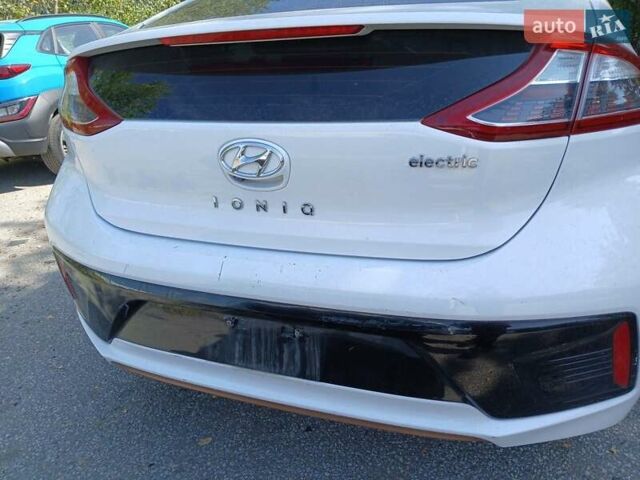 Білий Хендай Ioniq, об'ємом двигуна 0 л та пробігом 200 тис. км за 11500 $, фото 19 на Automoto.ua