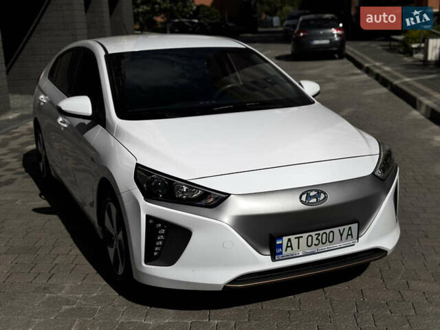 Белый Хендай Ioniq, объемом двигателя 0 л и пробегом 60 тыс. км за 13800 $, фото 17 на Automoto.ua
