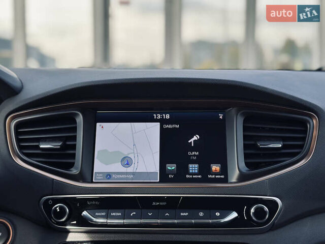 Белый Хендай Ioniq, объемом двигателя 0 л и пробегом 186 тыс. км за 12500 $, фото 42 на Automoto.ua