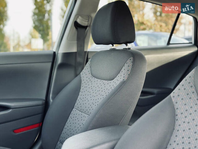 Белый Хендай Ioniq, объемом двигателя 0 л и пробегом 186 тыс. км за 12500 $, фото 27 на Automoto.ua