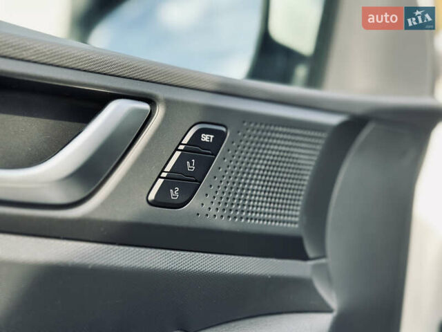 Белый Хендай Ioniq, объемом двигателя 0 л и пробегом 186 тыс. км за 12500 $, фото 26 на Automoto.ua