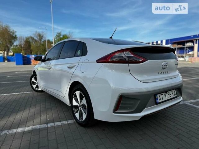 Білий Хендай Ioniq, об'ємом двигуна 0 л та пробігом 42 тис. км за 15300 $, фото 2 на Automoto.ua