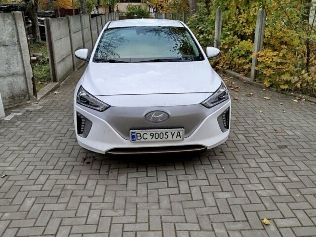 Білий Хендай Ioniq, об'ємом двигуна 0 л та пробігом 187 тис. км за 10500 $, фото 11 на Automoto.ua
