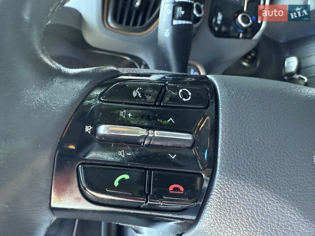 Білий Хендай Ioniq, об'ємом двигуна 0 л та пробігом 77 тис. км за 12799 $, фото 55 на Automoto.ua