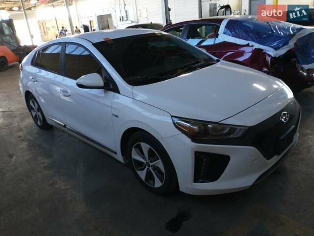 Білий Хендай Ioniq, об'ємом двигуна 0 л та пробігом 200 тис. км за 11500 $, фото 9 на Automoto.ua