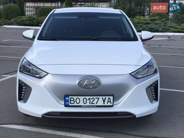 Белый Хендай Ioniq, объемом двигателя 0 л и пробегом 94 тыс. км за 18999 $, фото 32 на Automoto.ua