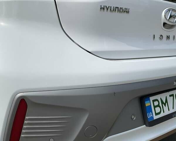 Белый Хендай Ioniq, объемом двигателя 0 л и пробегом 102 тыс. км за 13000 $, фото 10 на Automoto.ua
