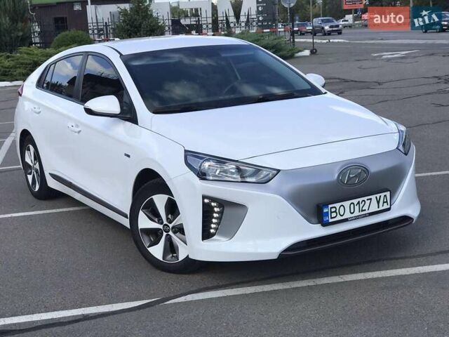 Белый Хендай Ioniq, объемом двигателя 0 л и пробегом 94 тыс. км за 18999 $, фото 30 на Automoto.ua
