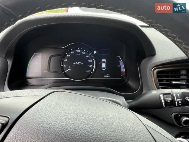 Білий Хендай Ioniq, об'ємом двигуна 0 л та пробігом 96 тис. км за 12599 $, фото 11 на Automoto.ua
