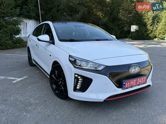 Білий Хендай Ioniq, об'ємом двигуна 0 л та пробігом 77 тис. км за 12799 $, фото 45 на Automoto.ua