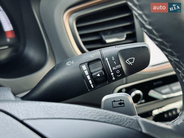 Белый Хендай Ioniq, объемом двигателя 0 л и пробегом 186 тыс. км за 12500 $, фото 57 на Automoto.ua