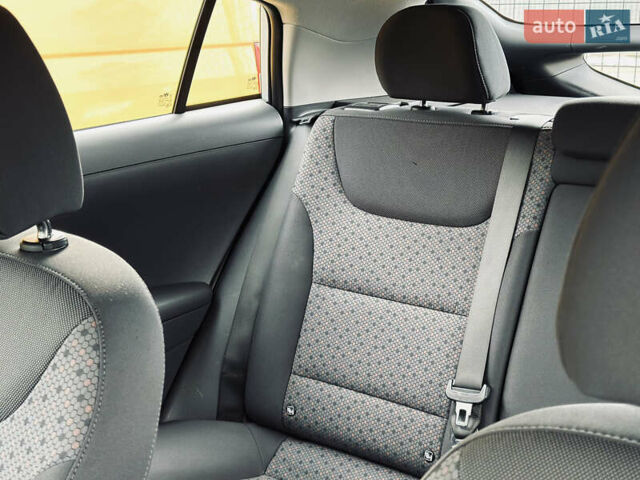 Белый Хендай Ioniq, объемом двигателя 0 л и пробегом 186 тыс. км за 12500 $, фото 61 на Automoto.ua