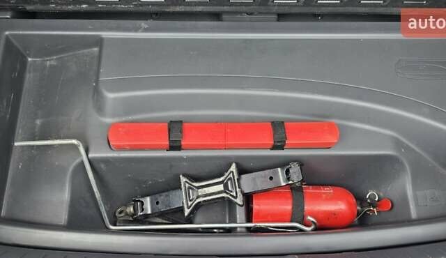 Хендай Ioniq 2017 в Кривом Роге на Automoto.ua Белый Хендай Ioniq, объемом двигателя 0 л и пробегом 69 тыс. км за 15900 $, фото 20 на Automoto.ua