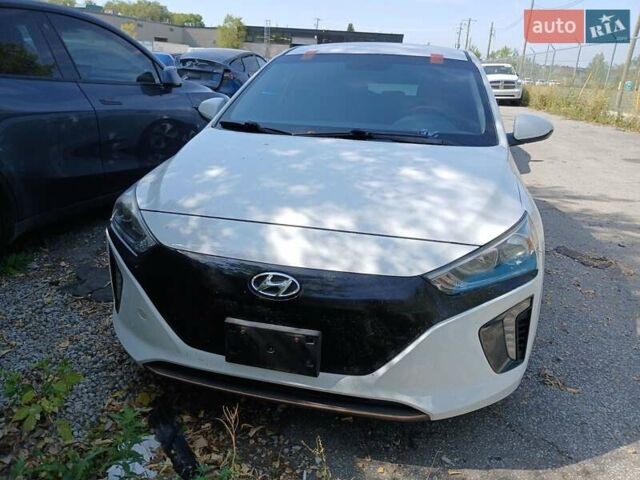 Білий Хендай Ioniq, об'ємом двигуна 0 л та пробігом 200 тис. км за 11500 $, фото 1 на Automoto.ua