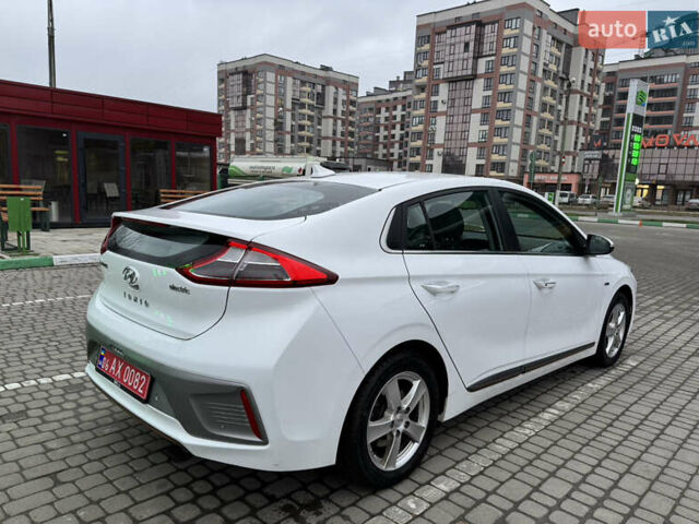 Білий Хендай Ioniq, об'ємом двигуна 0 л та пробігом 102 тис. км за 12200 $, фото 5 на Automoto.ua