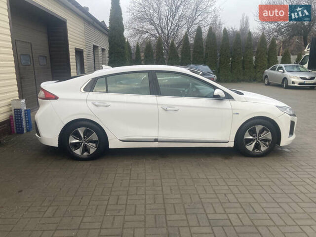 Білий Хендай Ioniq, об'ємом двигуна 0 л та пробігом 198 тис. км за 8800 $, фото 2 на Automoto.ua