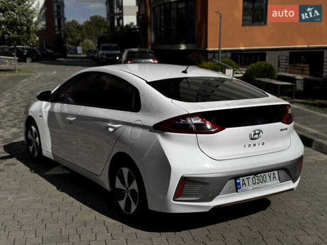 Белый Хендай Ioniq, объемом двигателя 0 л и пробегом 60 тыс. км за 13800 $, фото 19 на Automoto.ua