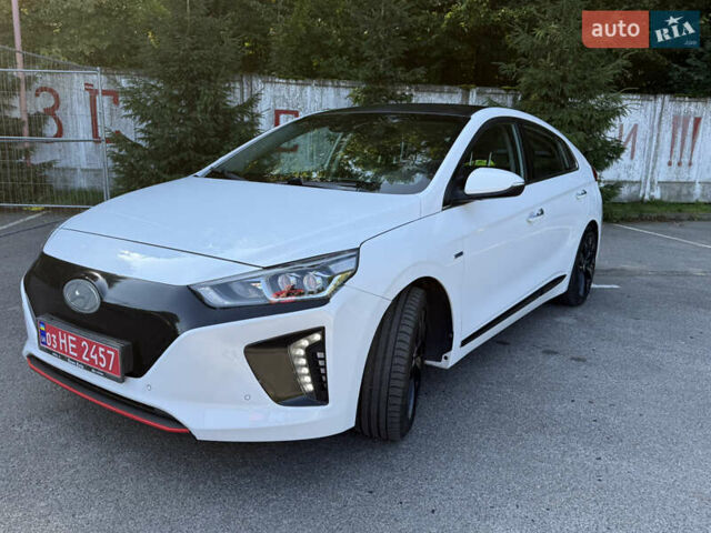 Білий Хендай Ioniq, об'ємом двигуна 0 л та пробігом 77 тис. км за 12799 $, фото 36 на Automoto.ua