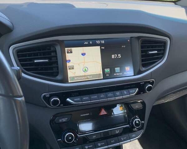 Белый Хендай Ioniq, объемом двигателя 0 л и пробегом 80 тыс. км за 12500 $, фото 27 на Automoto.ua