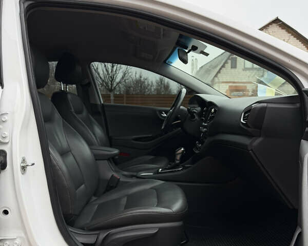 Белый Хендай Ioniq, объемом двигателя 1.58 л и пробегом 164 тыс. км за 14300 $, фото 29 на Automoto.ua