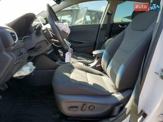 Білий Хендай Ioniq, об'ємом двигуна 1.58 л та пробігом 253 тис. км за 1700 $, фото 6 на Automoto.ua