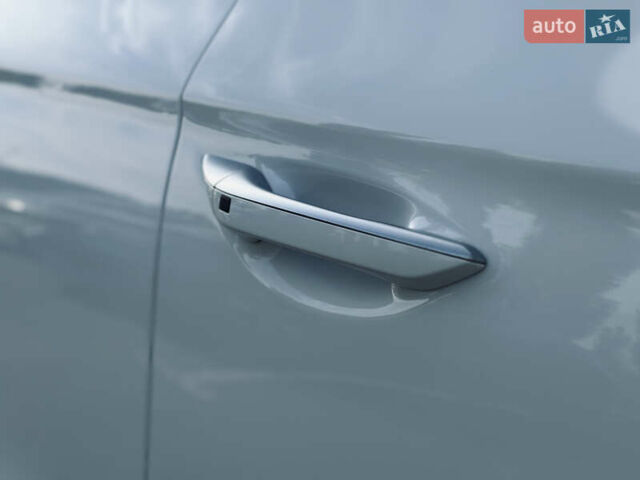 Белый Хендай Ioniq, объемом двигателя 0 л и пробегом 186 тыс. км за 12500 $, фото 10 на Automoto.ua