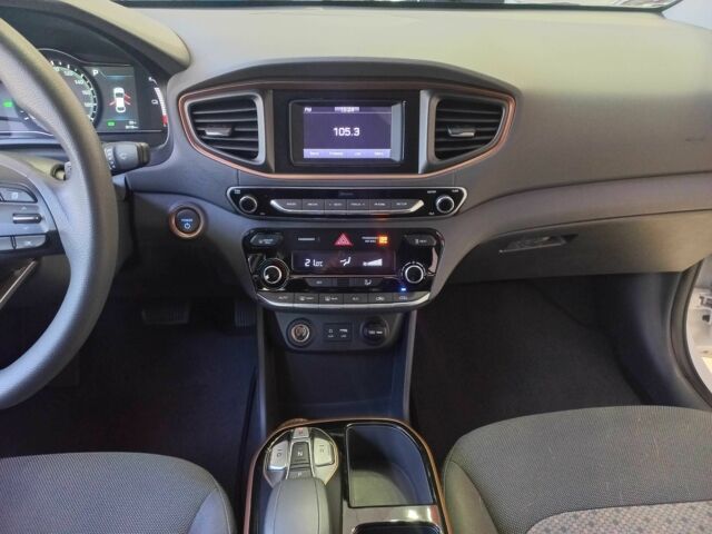 Білий Хендай Ioniq, об'ємом двигуна 0 л та пробігом 6 тис. км за 13500 $, фото 16 на Automoto.ua