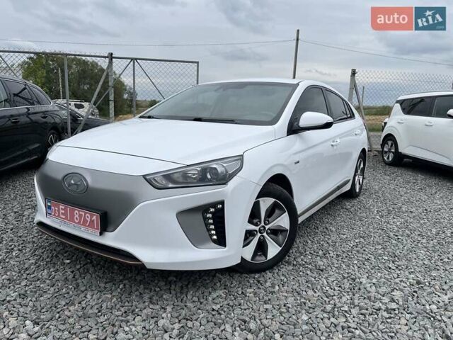 Білий Хендай Ioniq, об'ємом двигуна 0 л та пробігом 96 тис. км за 12599 $, фото 2 на Automoto.ua