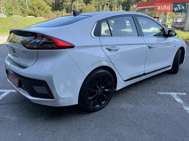 Білий Хендай Ioniq, об'ємом двигуна 0 л та пробігом 77 тис. км за 12799 $, фото 41 на Automoto.ua