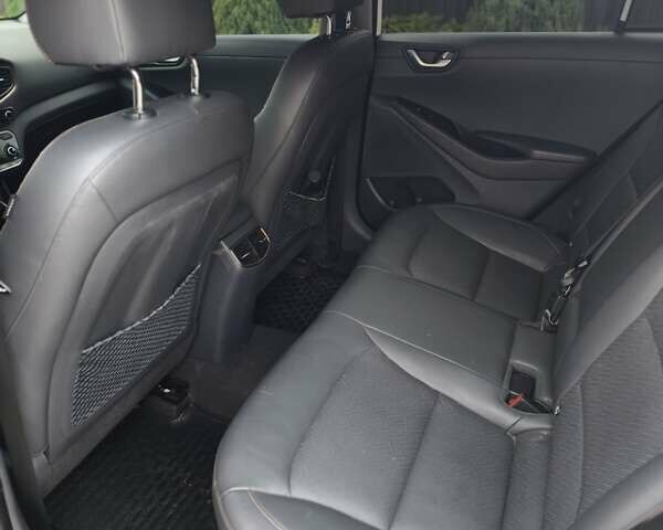 Белый Хендай Ioniq, объемом двигателя 0 л и пробегом 142 тыс. км за 13300 $, фото 9 на Automoto.ua