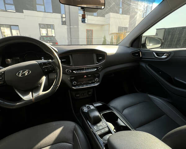 Белый Хендай Ioniq, объемом двигателя 0 л и пробегом 150 тыс. км за 11900 $, фото 27 на Automoto.ua