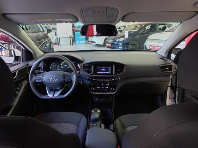 Білий Хендай Ioniq, об'ємом двигуна 0 л та пробігом 6 тис. км за 13500 $, фото 17 на Automoto.ua