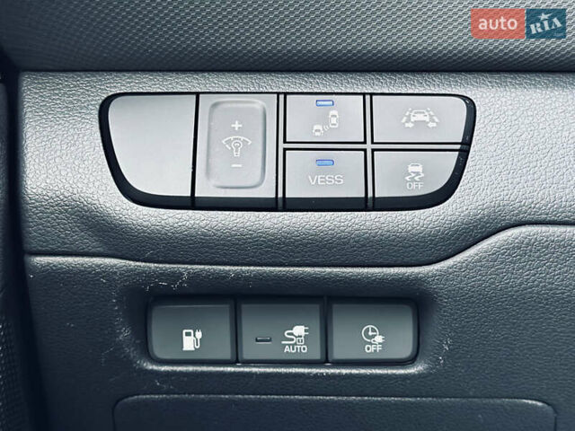 Белый Хендай Ioniq, объемом двигателя 0 л и пробегом 186 тыс. км за 12500 $, фото 55 на Automoto.ua