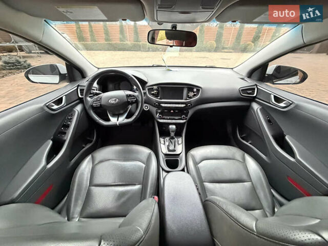 Белый Хендай Ioniq, объемом двигателя 1.58 л и пробегом 164 тыс. км за 14300 $, фото 26 на Automoto.ua