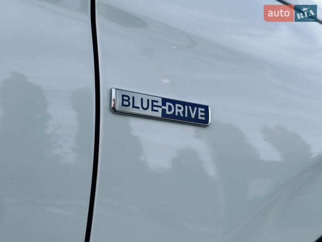 Белый Хендай Ioniq, объемом двигателя 0 л и пробегом 186 тыс. км за 12500 $, фото 8 на Automoto.ua