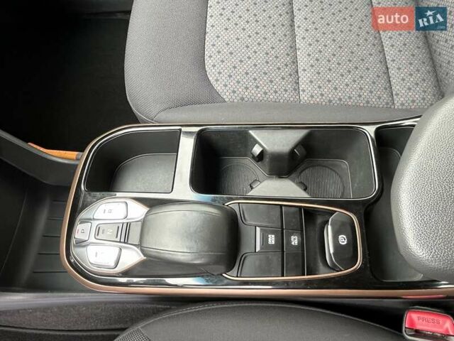 Білий Хендай Ioniq, об'ємом двигуна 0 л та пробігом 96 тис. км за 12599 $, фото 13 на Automoto.ua