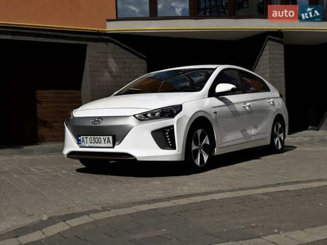 Белый Хендай Ioniq, объемом двигателя 0 л и пробегом 60 тыс. км за 13800 $, фото 7 на Automoto.ua