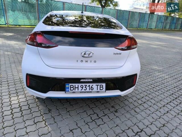 Хендай Ioniq 2017 в Одессе на Automoto.ua Белый Хендай Ioniq, объемом двигателя 1.6 л и пробегом 92 тыс. км за 12888 $, фото 36 на Automoto.ua