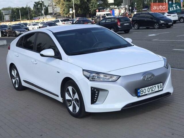 Белый Хендай Ioniq, объемом двигателя 0 л и пробегом 94 тыс. км за 18999 $, фото 31 на Automoto.ua
