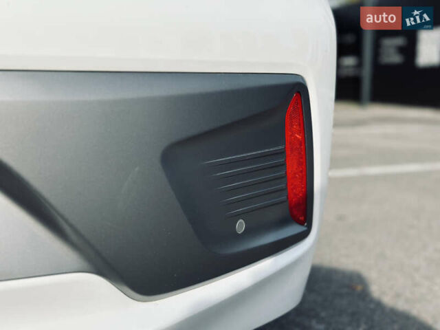 Белый Хендай Ioniq, объемом двигателя 0 л и пробегом 186 тыс. км за 12500 $, фото 12 на Automoto.ua