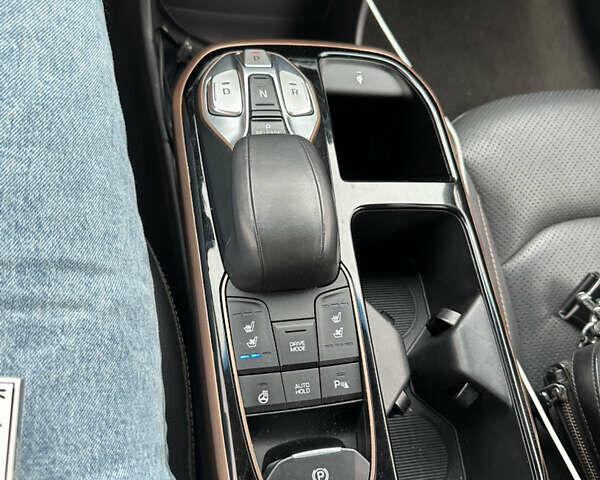 Белый Хендай Ioniq, объемом двигателя 0 л и пробегом 165 тыс. км за 12000 $, фото 17 на Automoto.ua