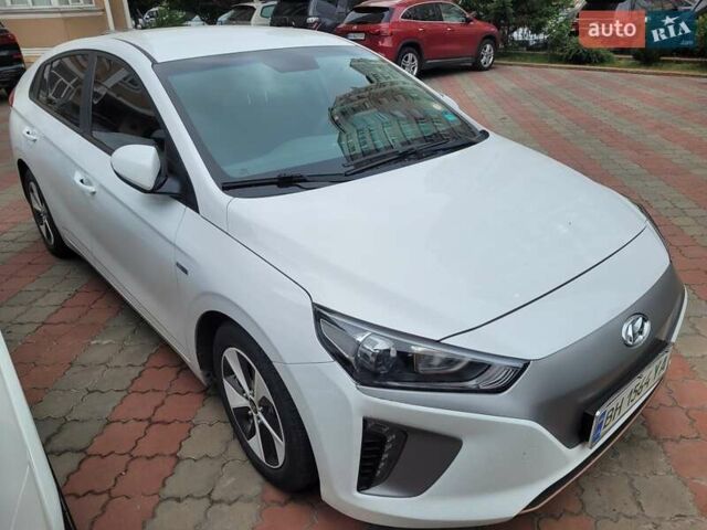 Білий Хендай Ioniq, об'ємом двигуна 0 л та пробігом 71 тис. км за 12200 $, фото 8 на Automoto.ua