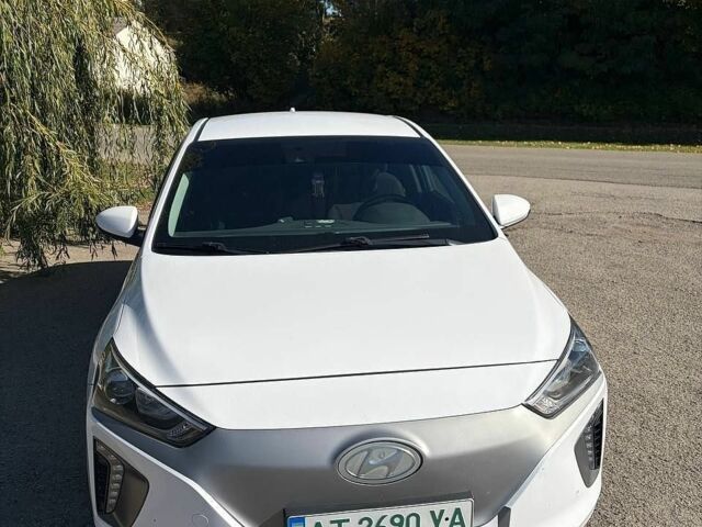 Білий Хендай Ioniq, об'ємом двигуна 0 л та пробігом 190 тис. км за 11500 $, фото 1 на Automoto.ua