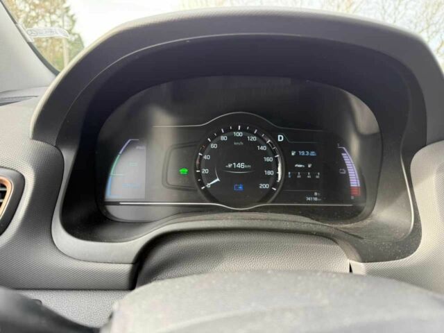 Белый Хендай Ioniq, объемом двигателя 0 л и пробегом 74 тыс. км за 11100 $, фото 8 на Automoto.ua