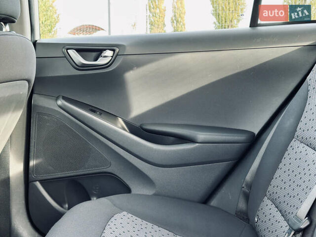 Белый Хендай Ioniq, объемом двигателя 0 л и пробегом 186 тыс. км за 12500 $, фото 21 на Automoto.ua